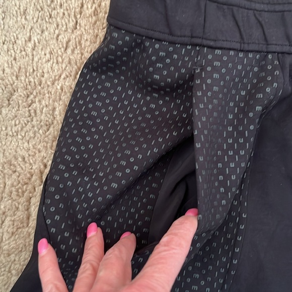 Lululemon Embossed Panel High Rise Shorts - Picture 6 of 14